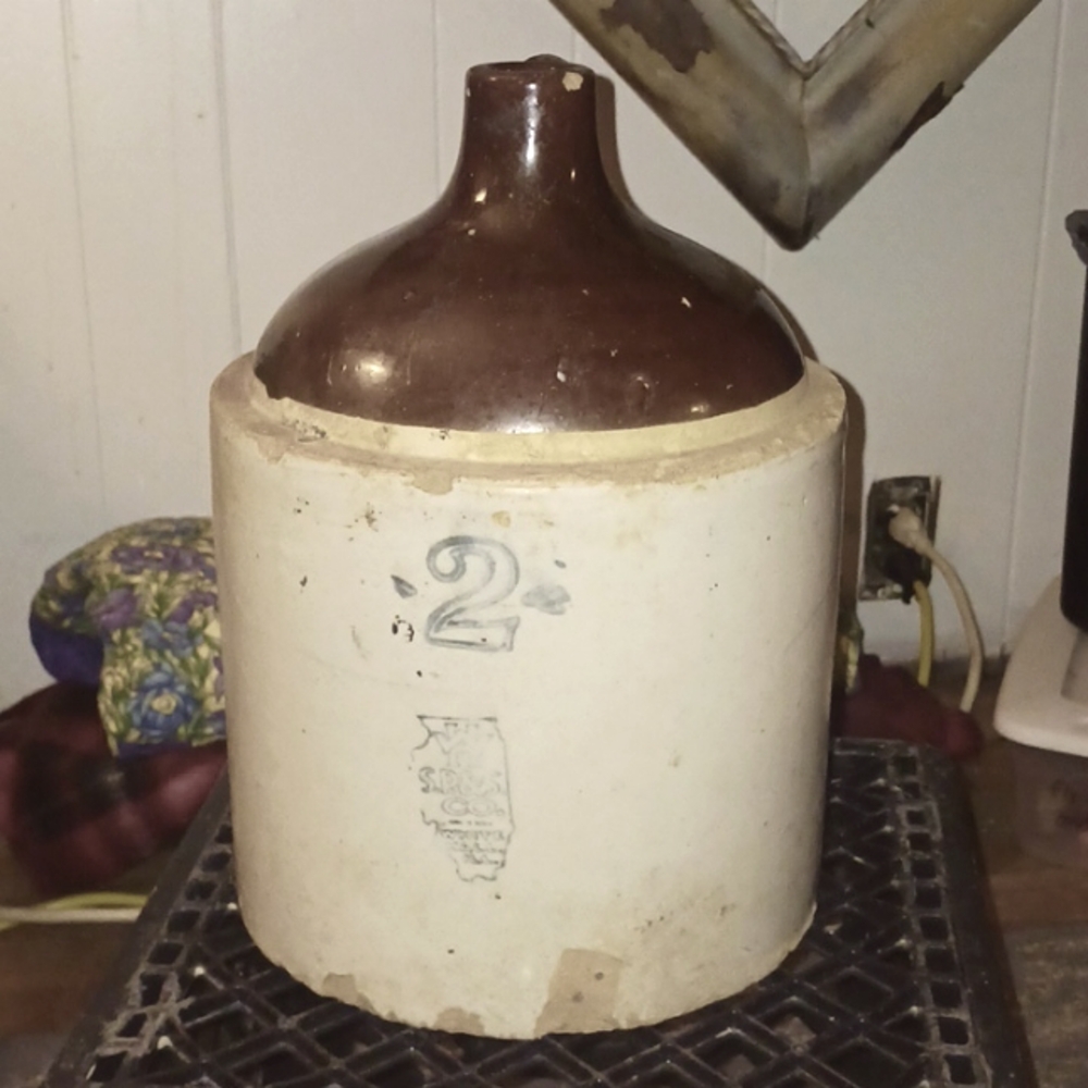 Antique White Hall S P & S Co. 2 Gl Crock